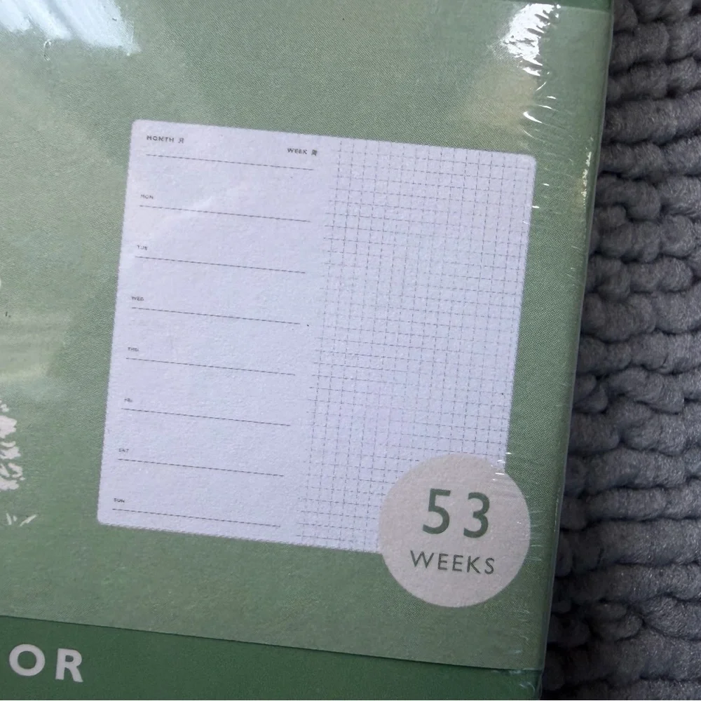 Weeks Planner / Notebook (Undated) - Picture 5 of 5